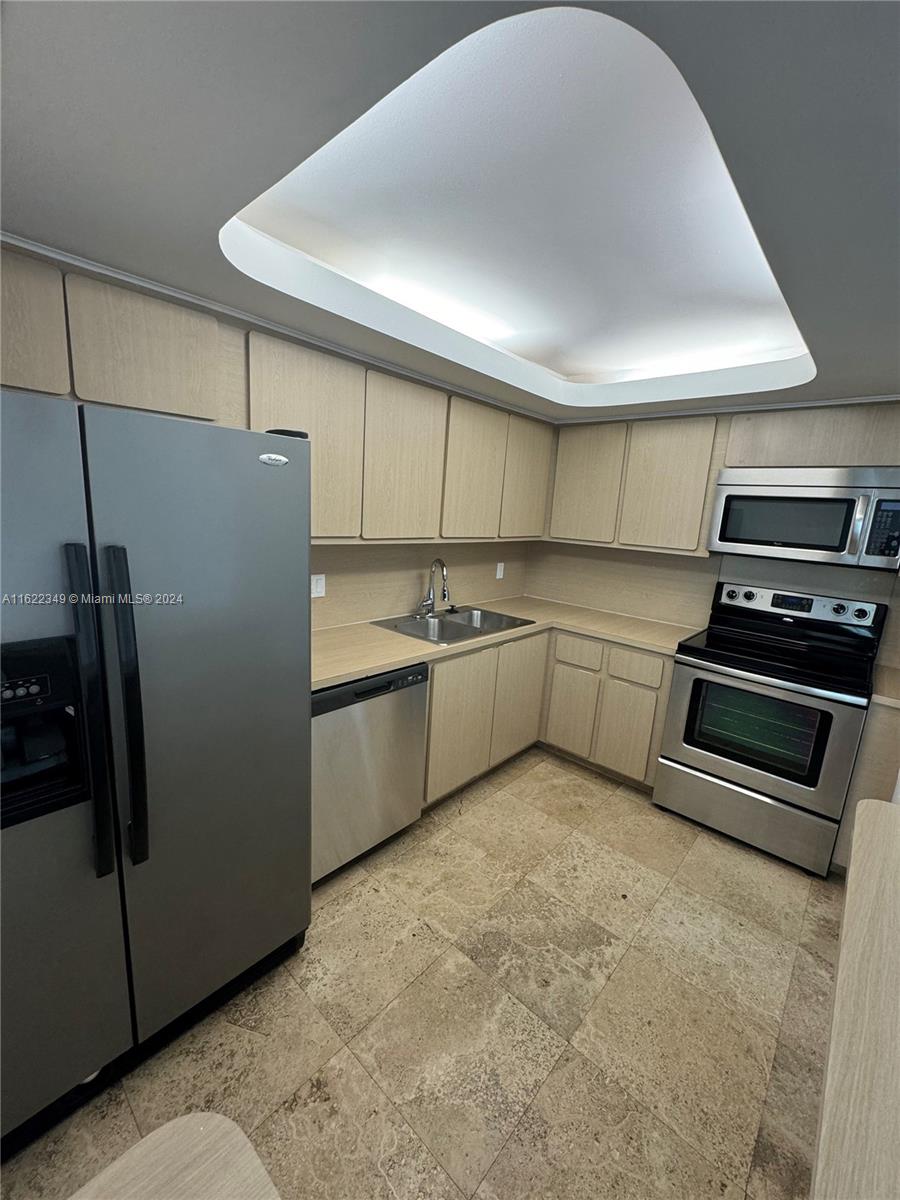 200 SE 15th Rd # 4F