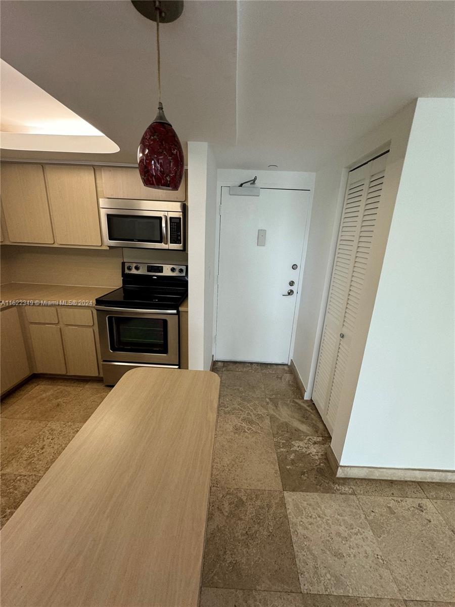 200 SE 15th Rd # 4F