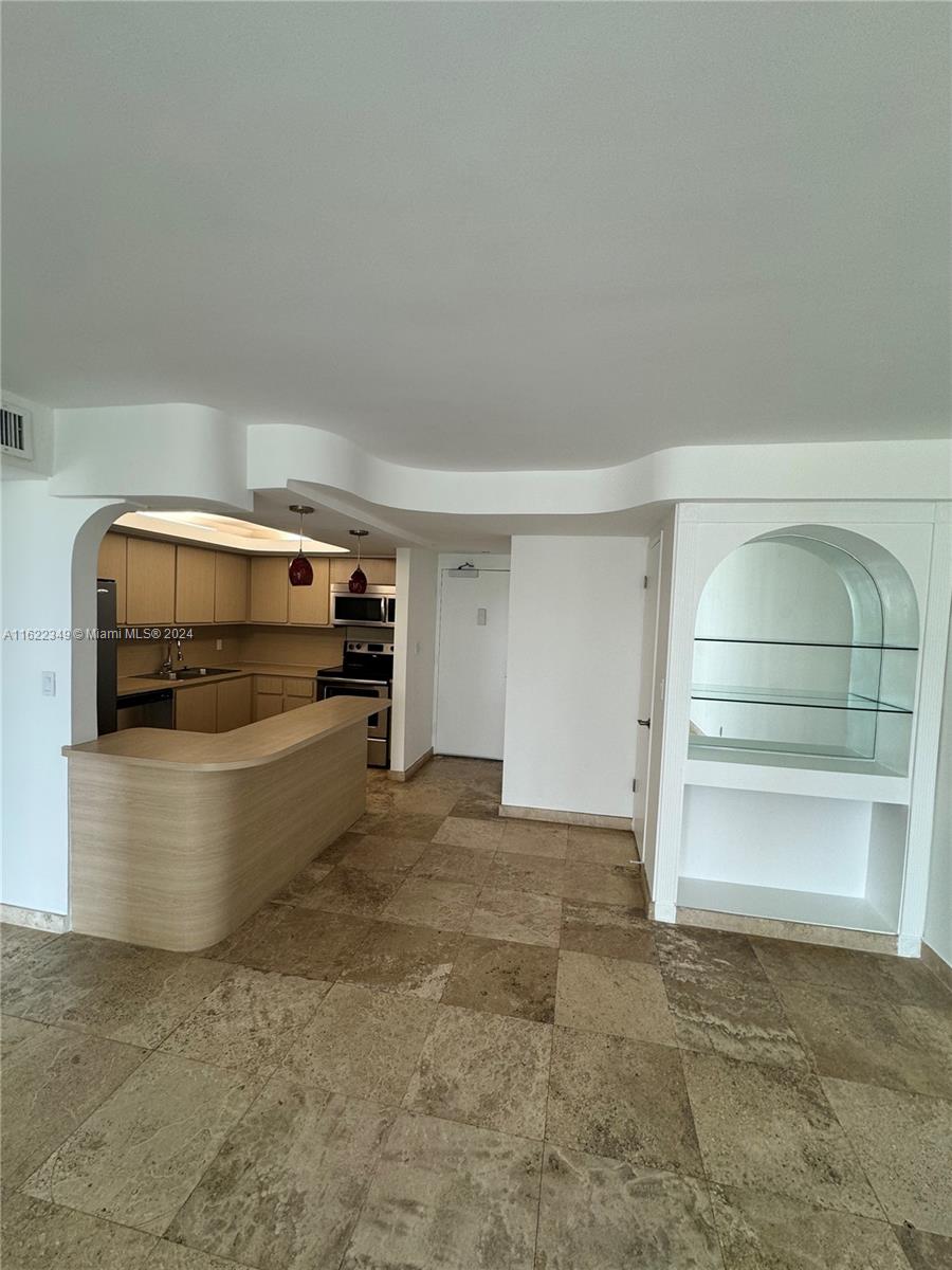 200 SE 15th Rd # 4F