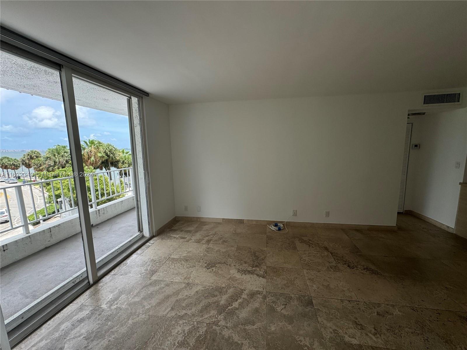200 SE 15th Rd # 4F