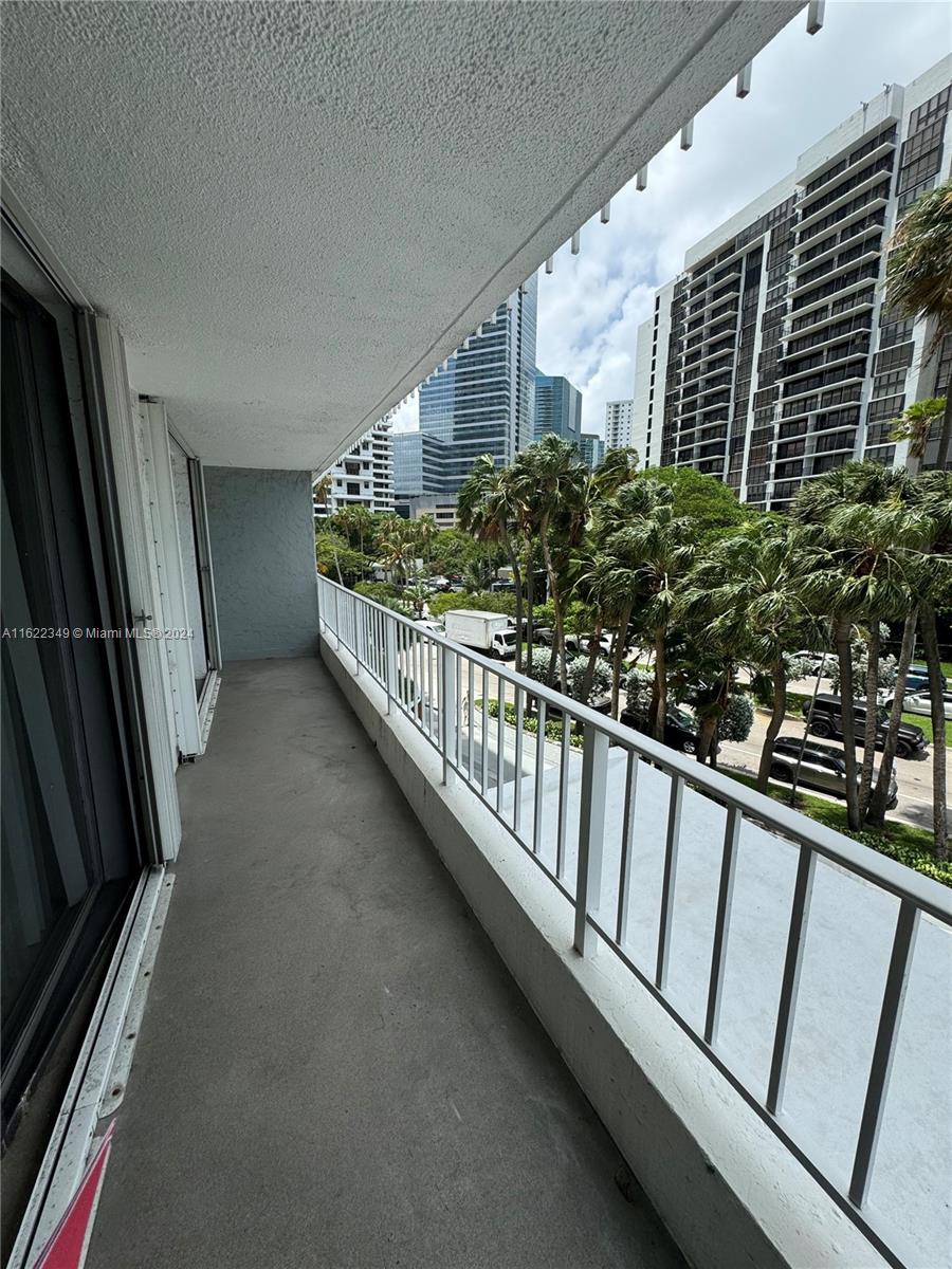 200 SE 15th Rd # 4F
