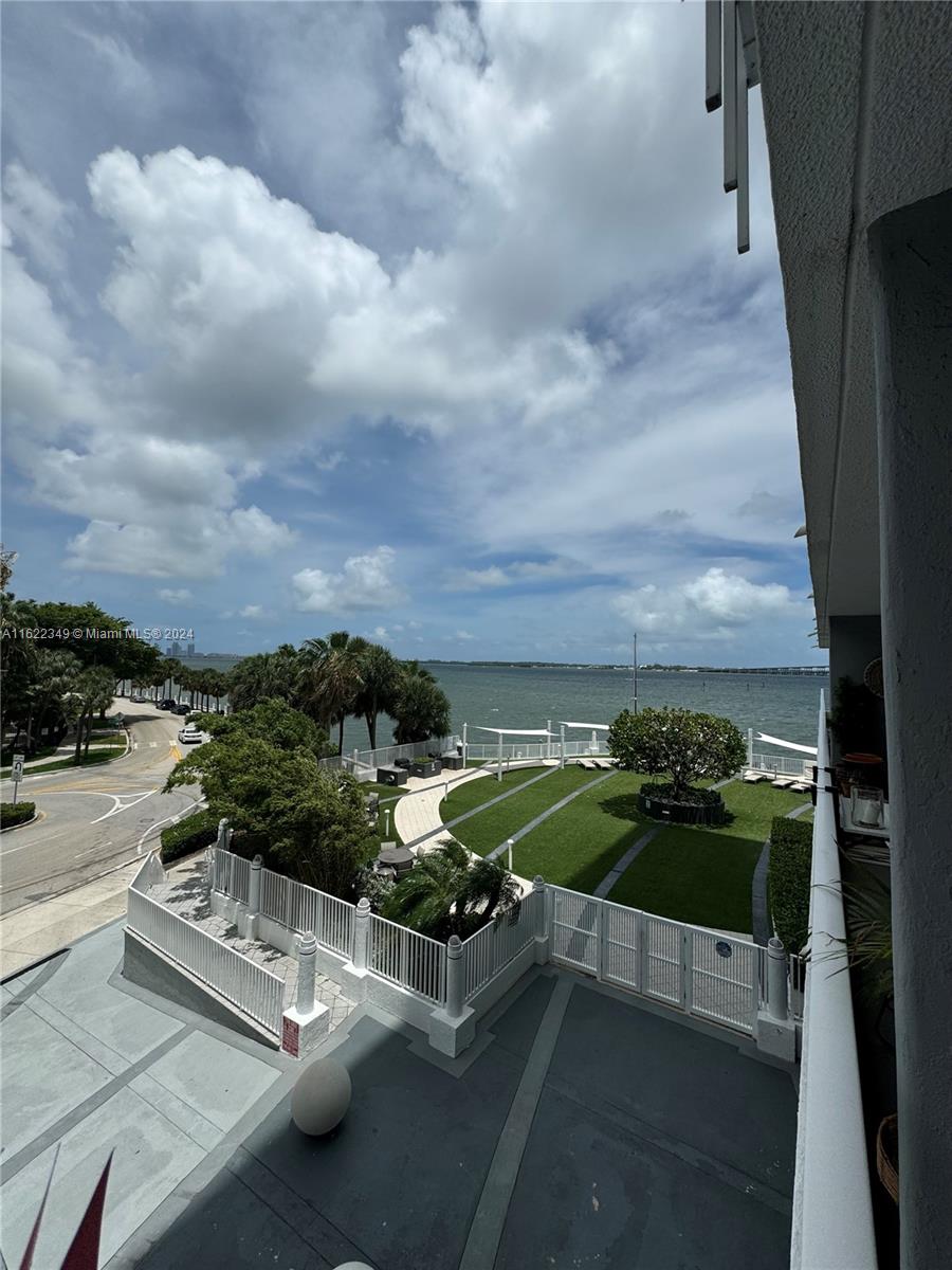 200 SE 15th Rd # 4F