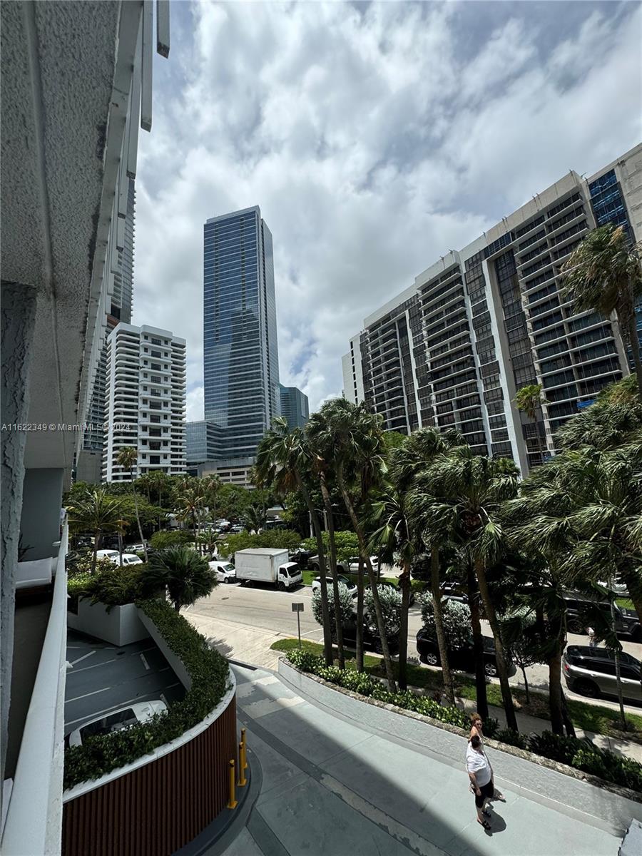200 SE 15th Rd # 4F