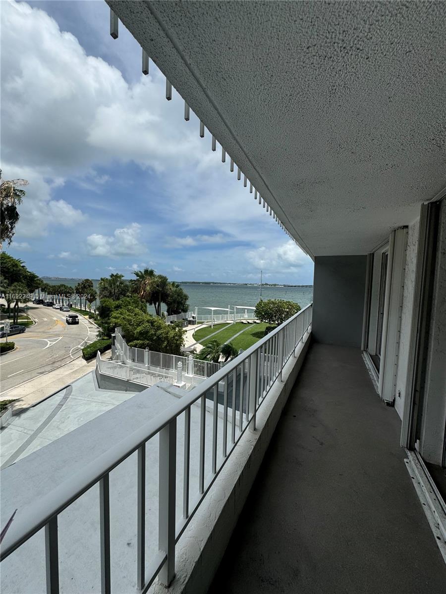 200 SE 15th Rd # 4F