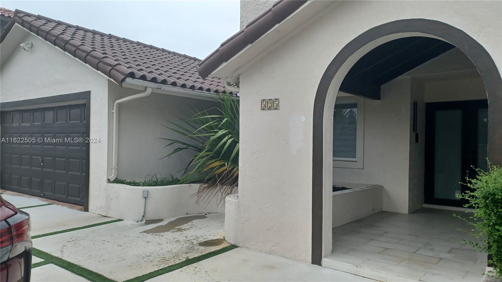 525 NW 136th Ct