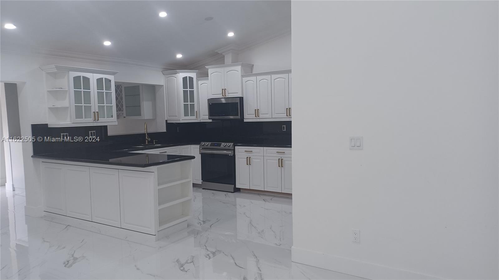 525 NW 136th Ct