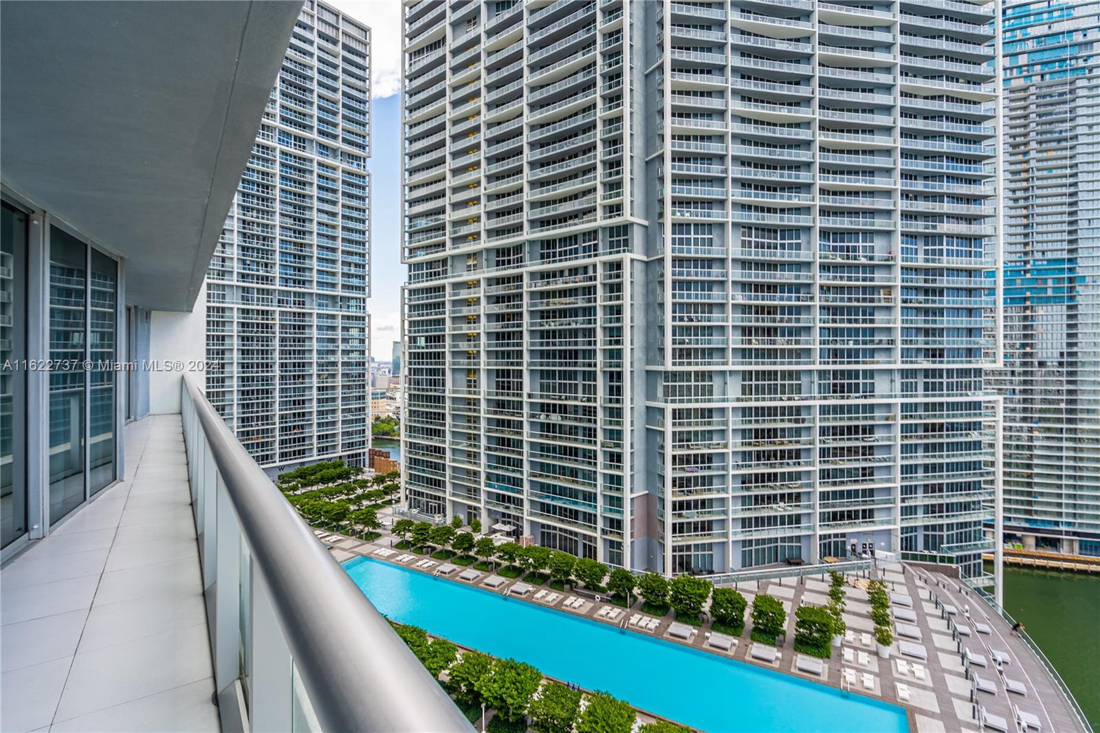 495 Brickell Ave # 2302