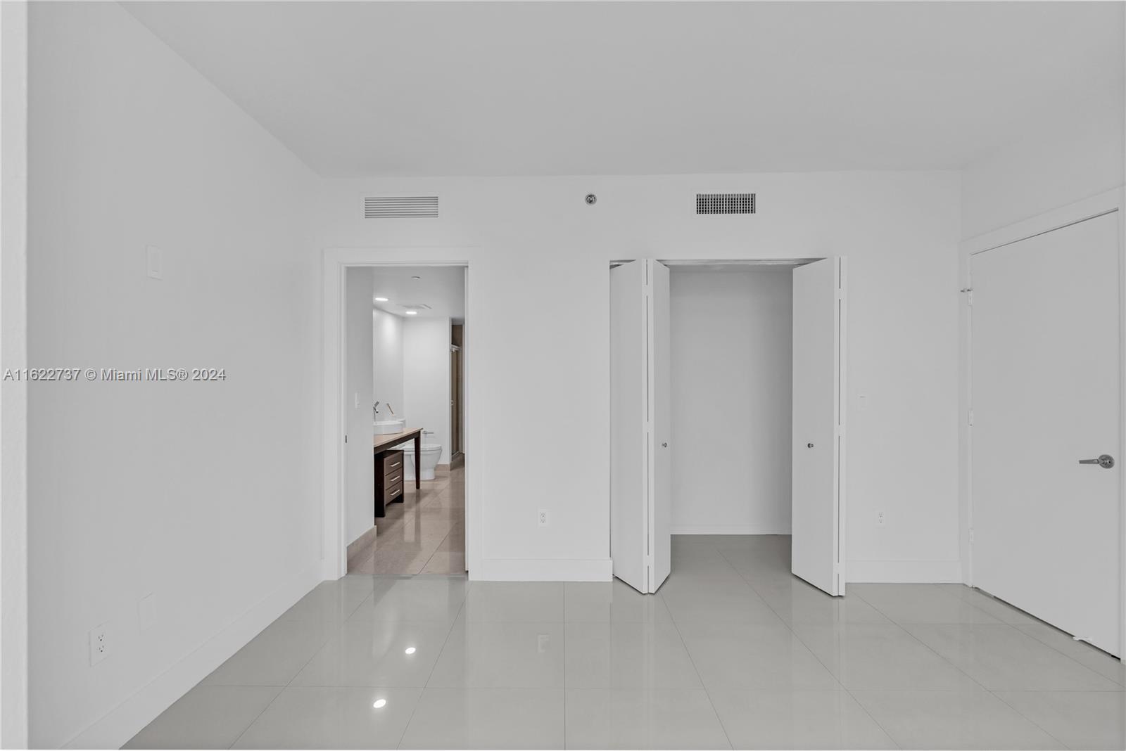 495 Brickell Ave # 2302