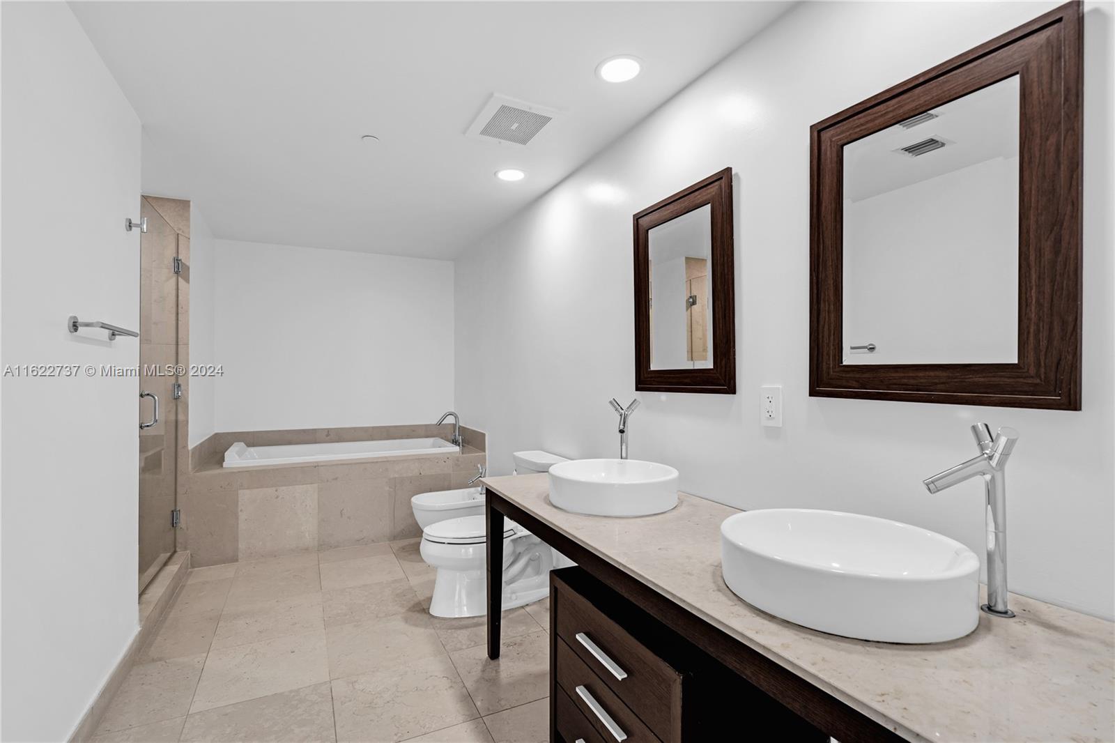 495 Brickell Ave # 2302