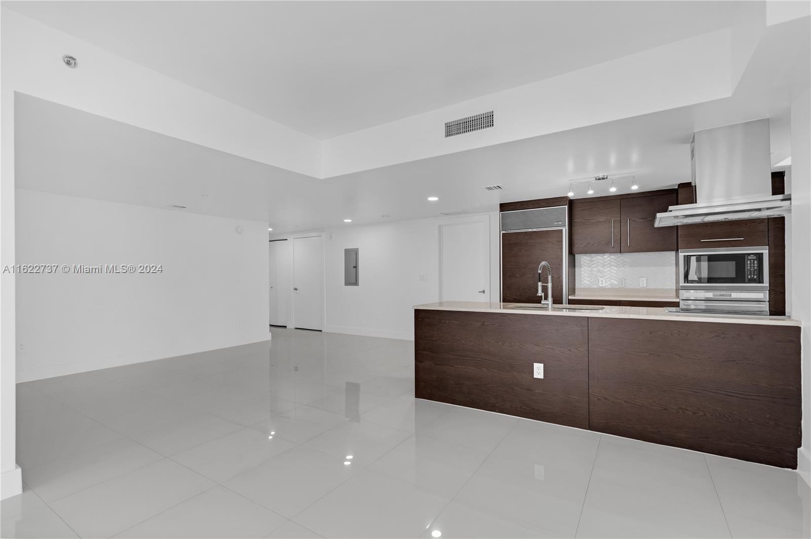 495 Brickell Ave # 2302
