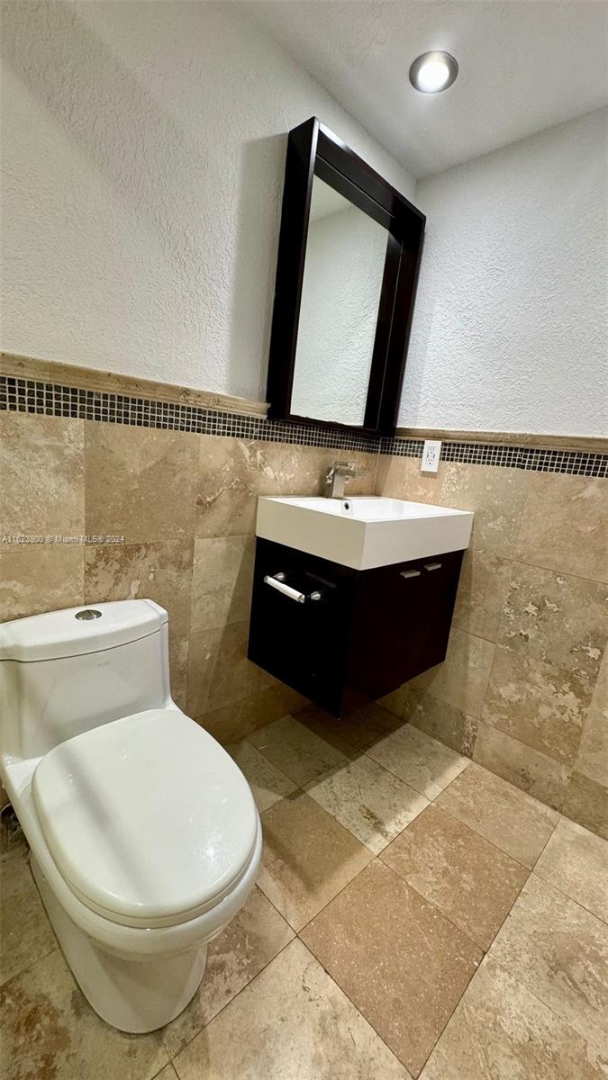 7015 NW 173rd Dr # 208