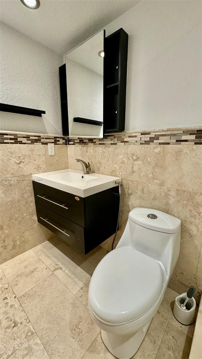 7015 NW 173rd Dr # 208