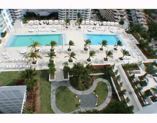 951 Brickell Ave # 807