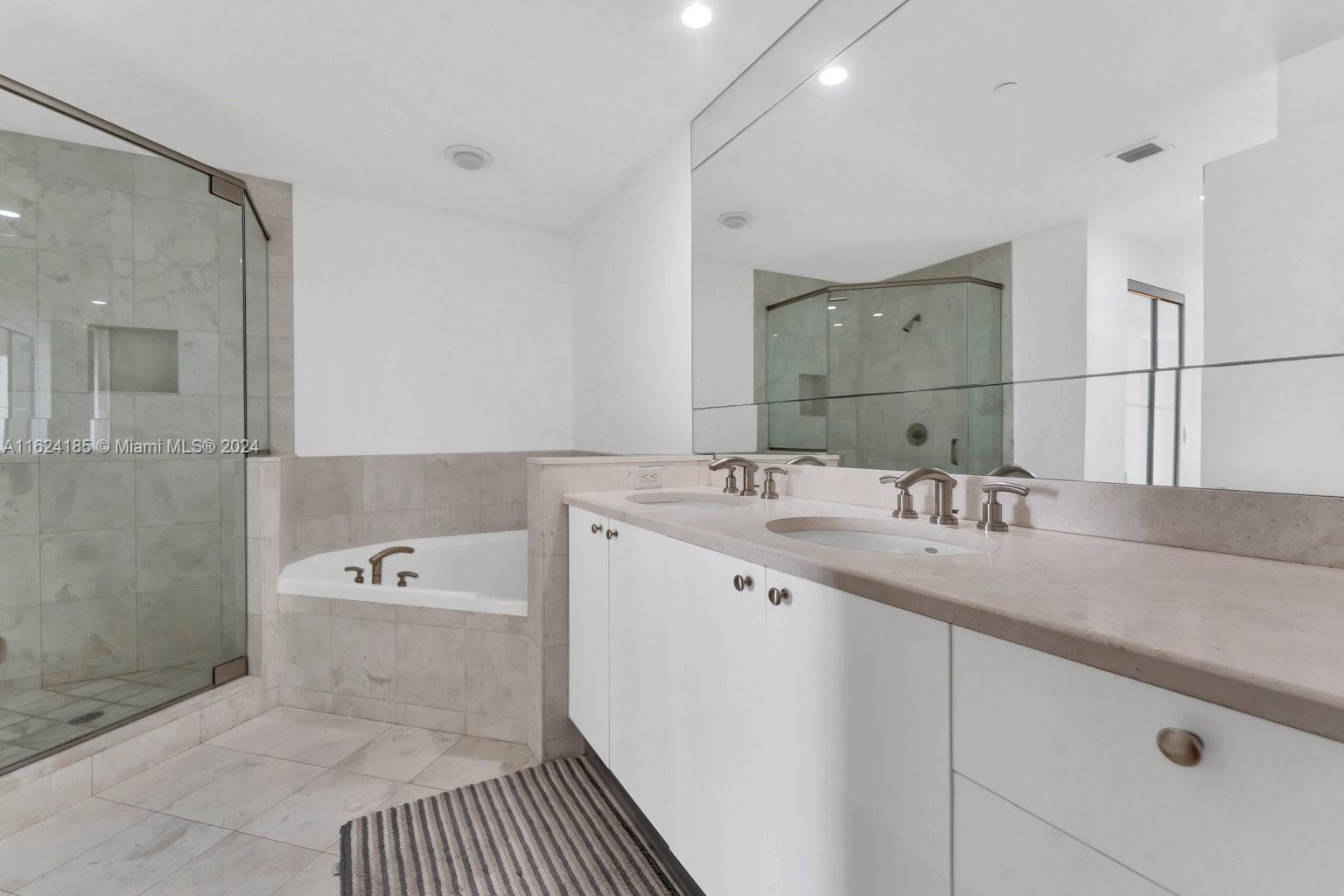901 Brickell Key Blvd # 1105