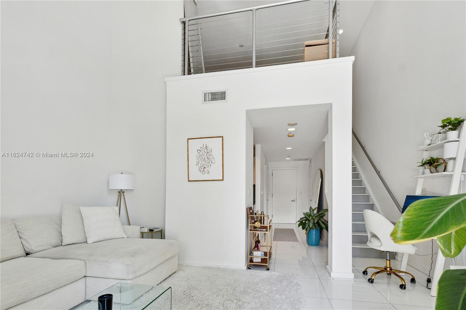 1050 Brickell Ave # 614