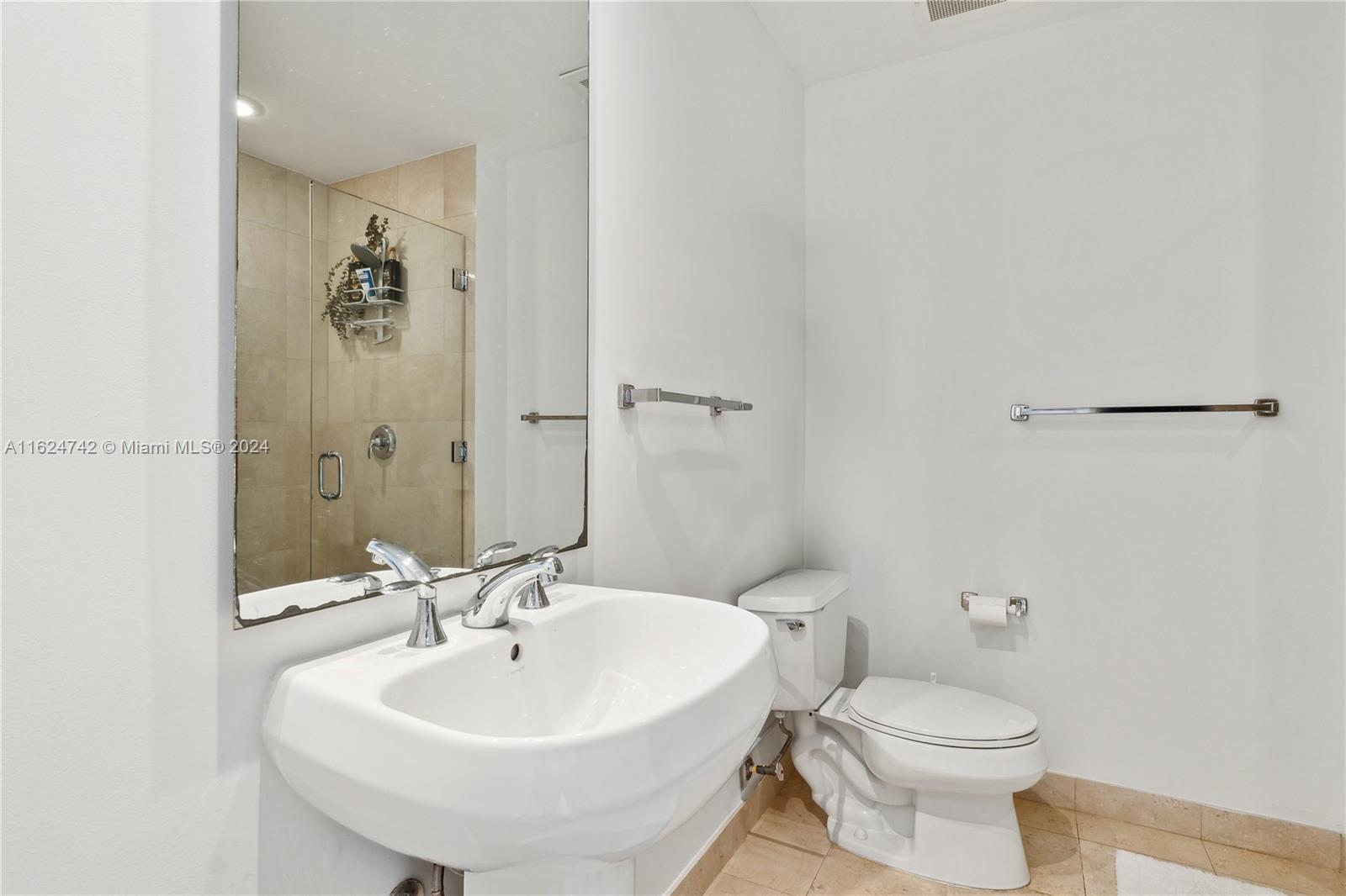 1050 Brickell Ave # 614