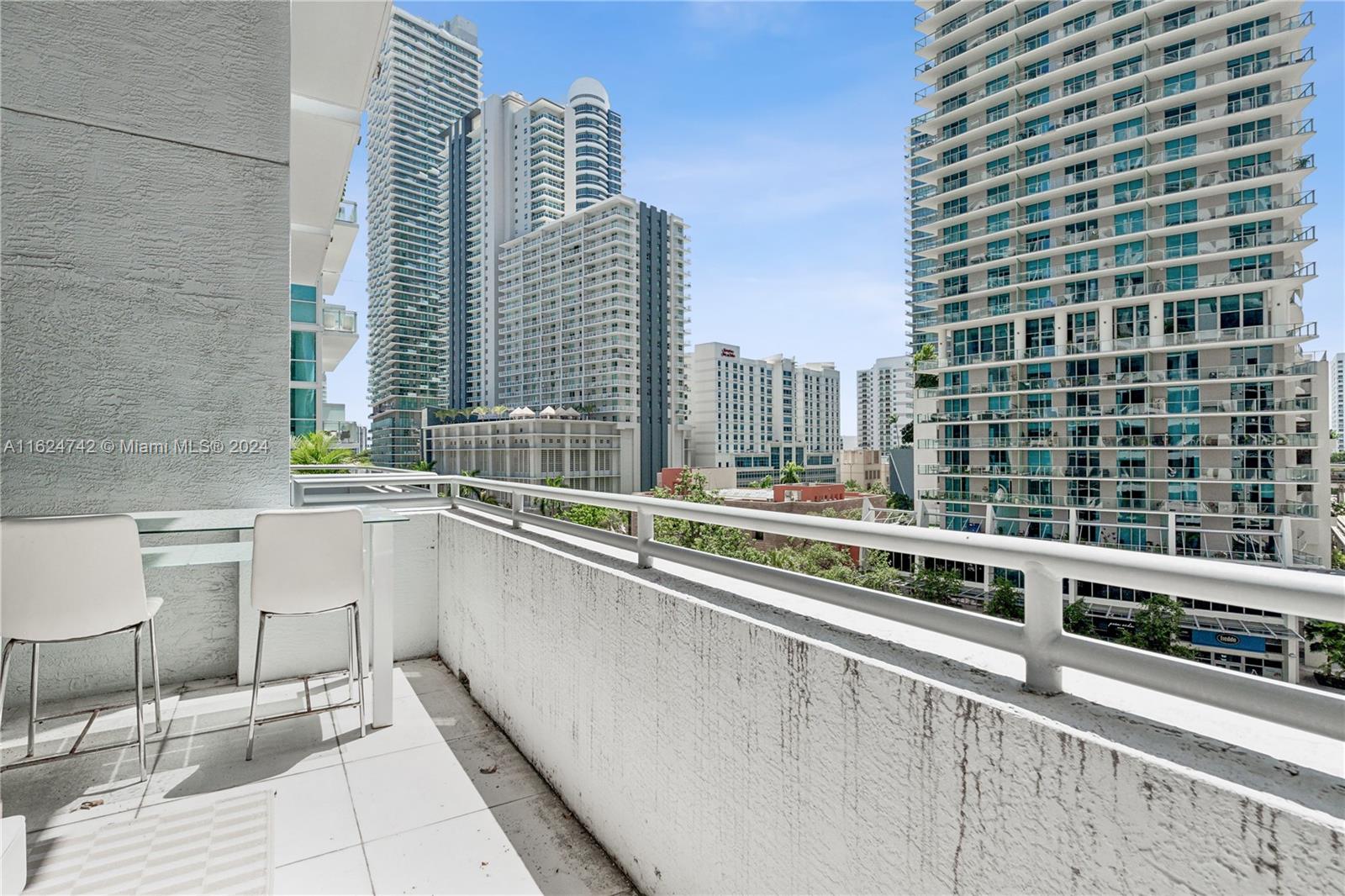 1050 Brickell Ave # 614