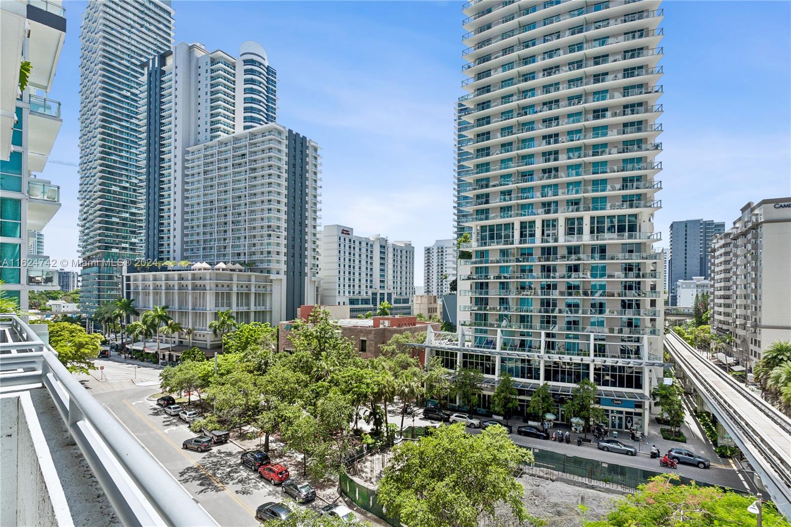 1050 Brickell Ave # 614