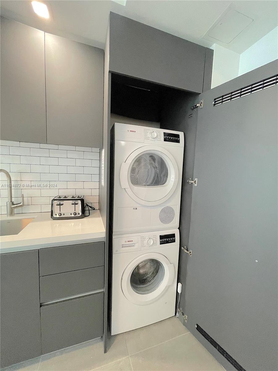 227 NE 2nd St # 1609