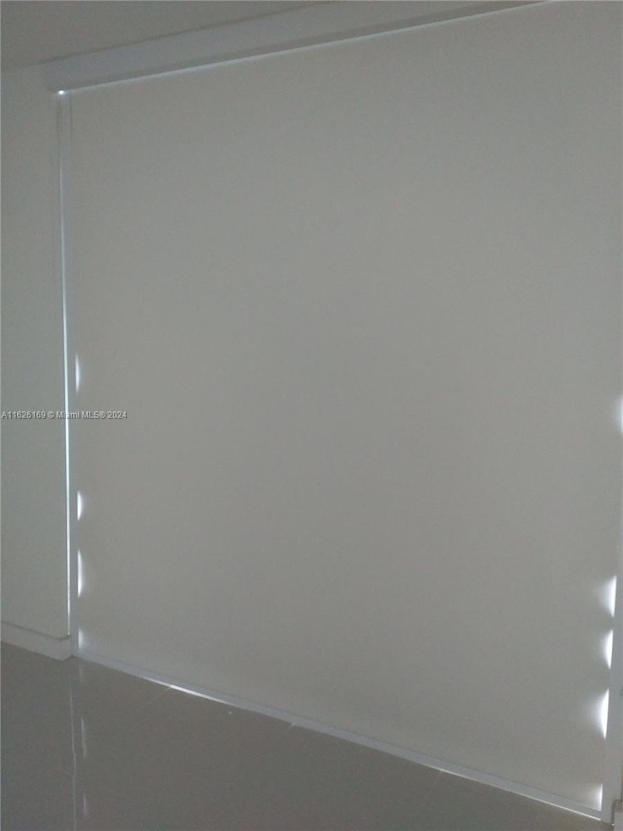 500 BRICKELL AVE # 3200