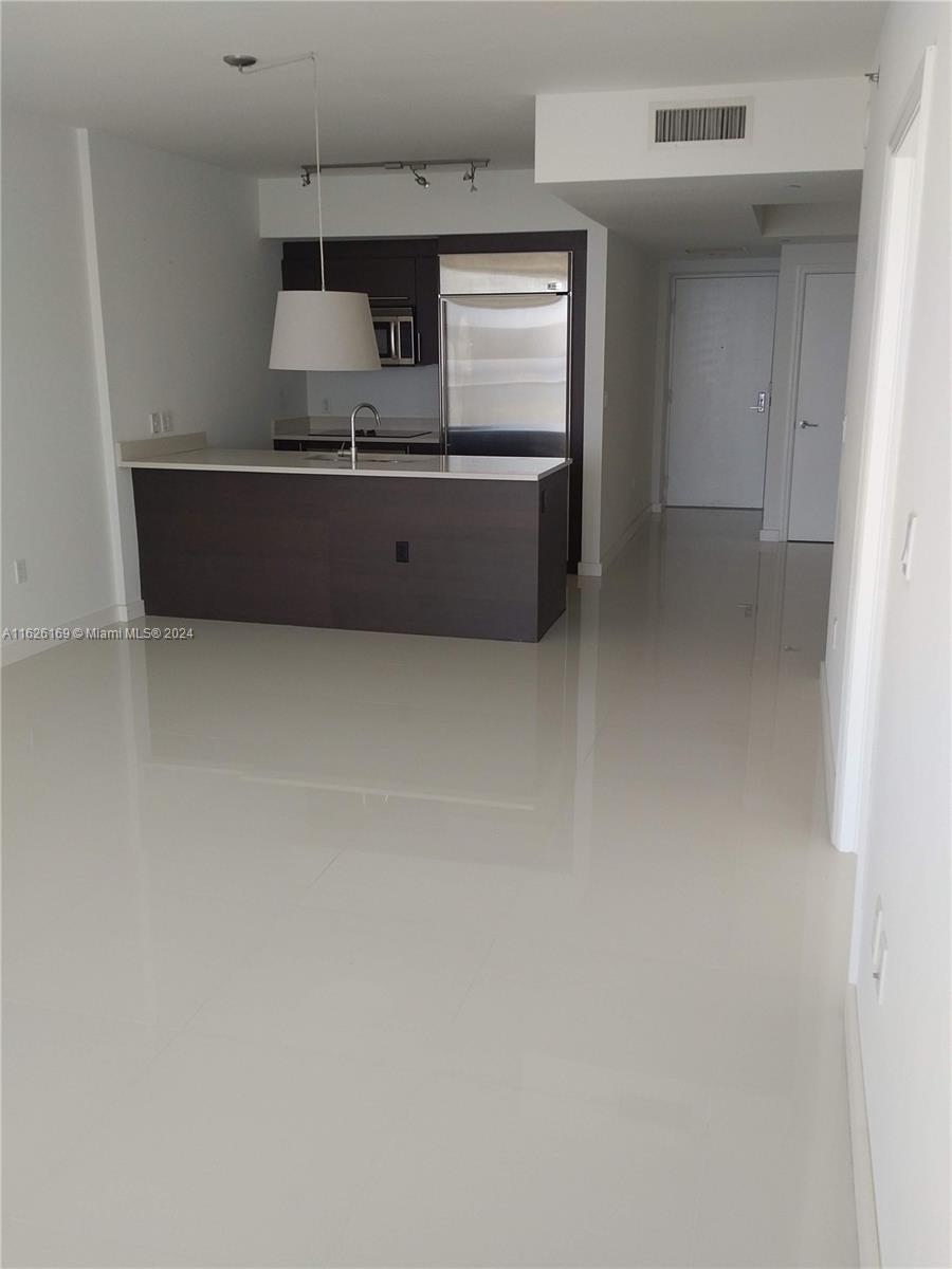 500 BRICKELL AVE # 3200