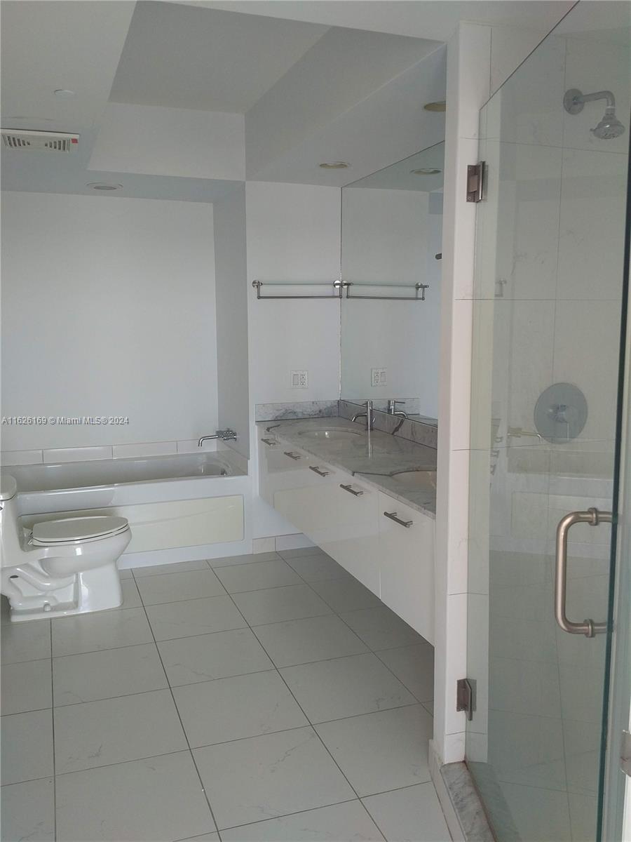 500 BRICKELL AVE # 3200