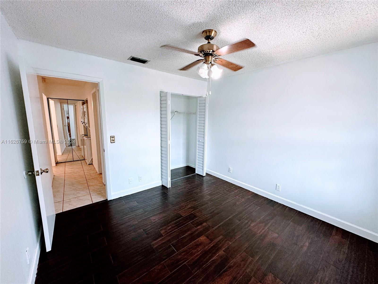 205 Lake Pointe Dr # 202