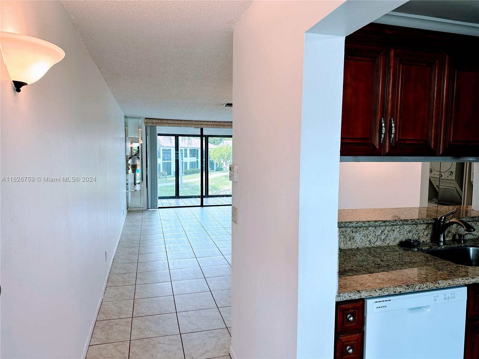 205 Lake Pointe Dr # 202