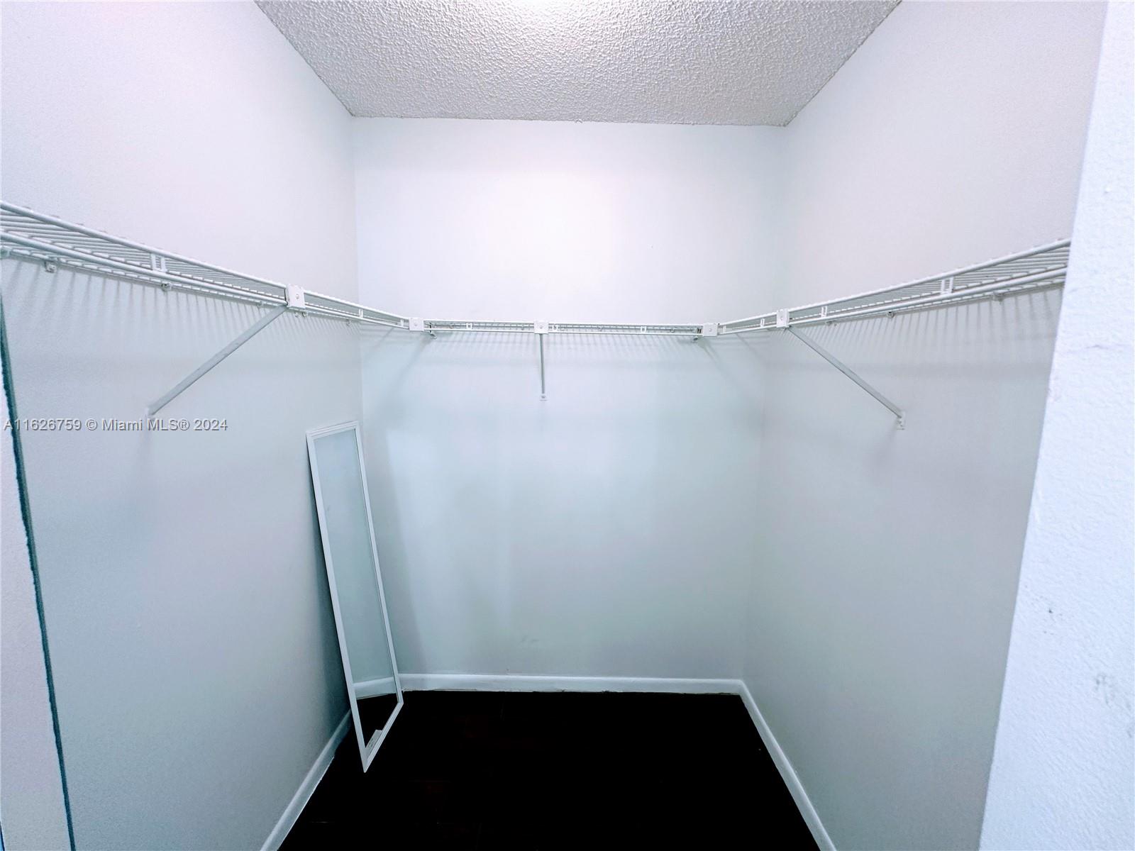 205 Lake Pointe Dr # 202