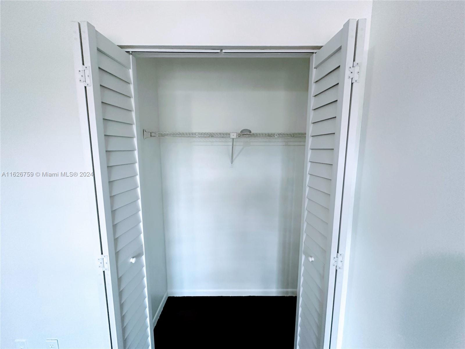 205 Lake Pointe Dr # 202