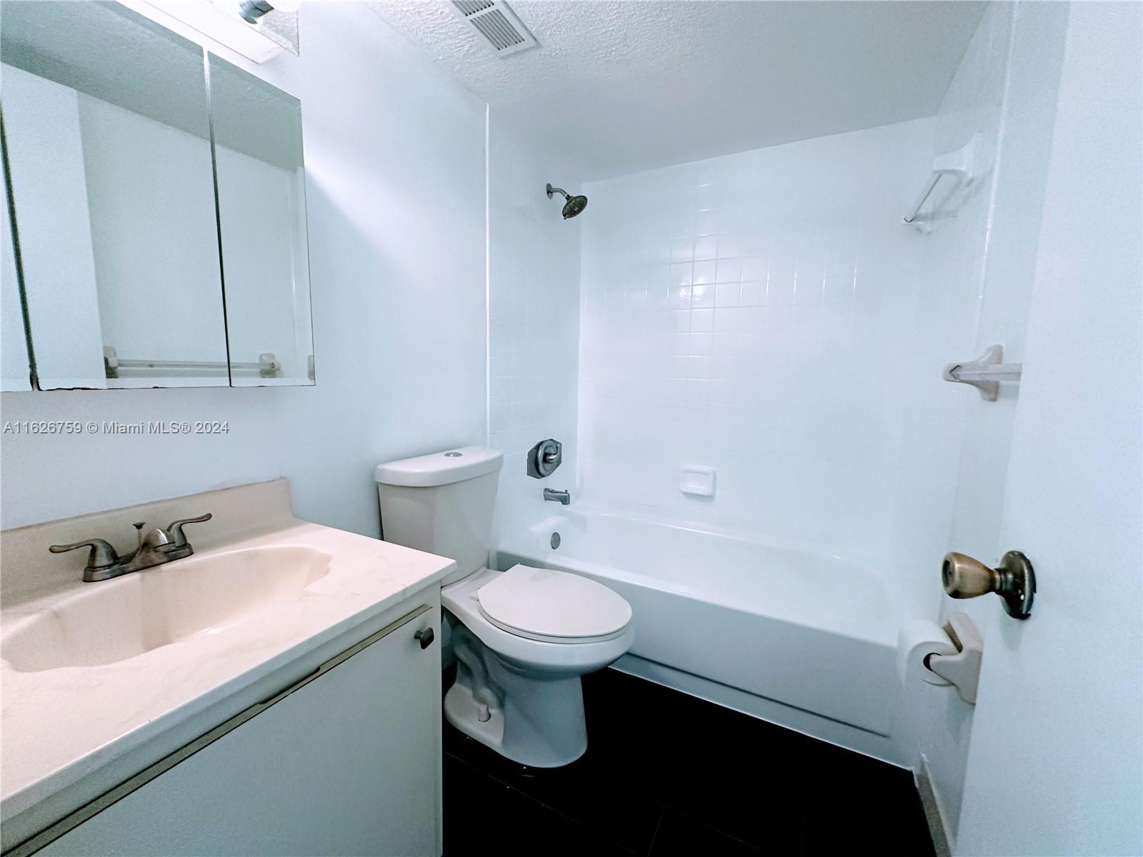 205 Lake Pointe Dr # 202