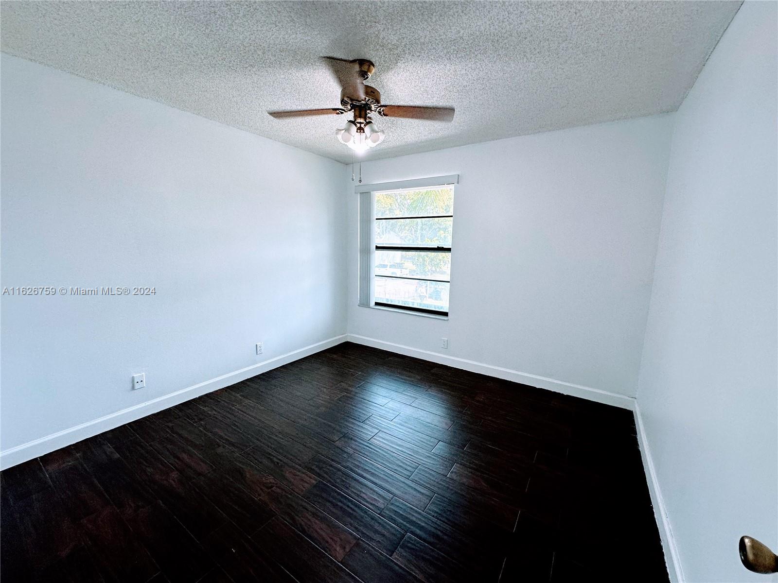 205 Lake Pointe Dr # 202