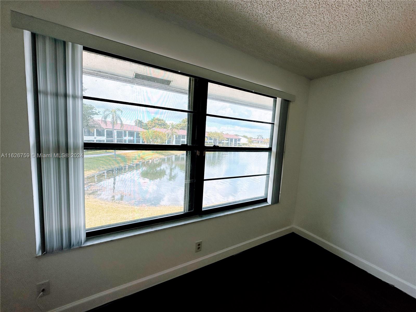 205 Lake Pointe Dr # 202