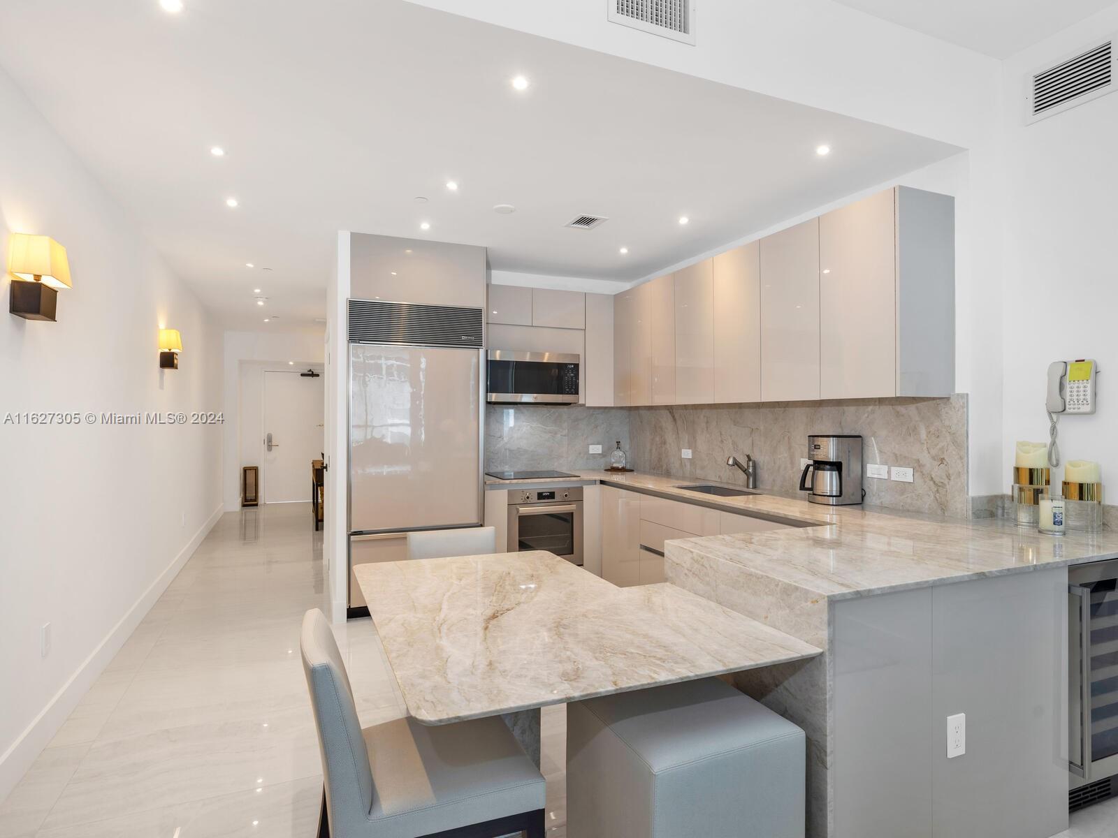 6799 Collins Ave # 501