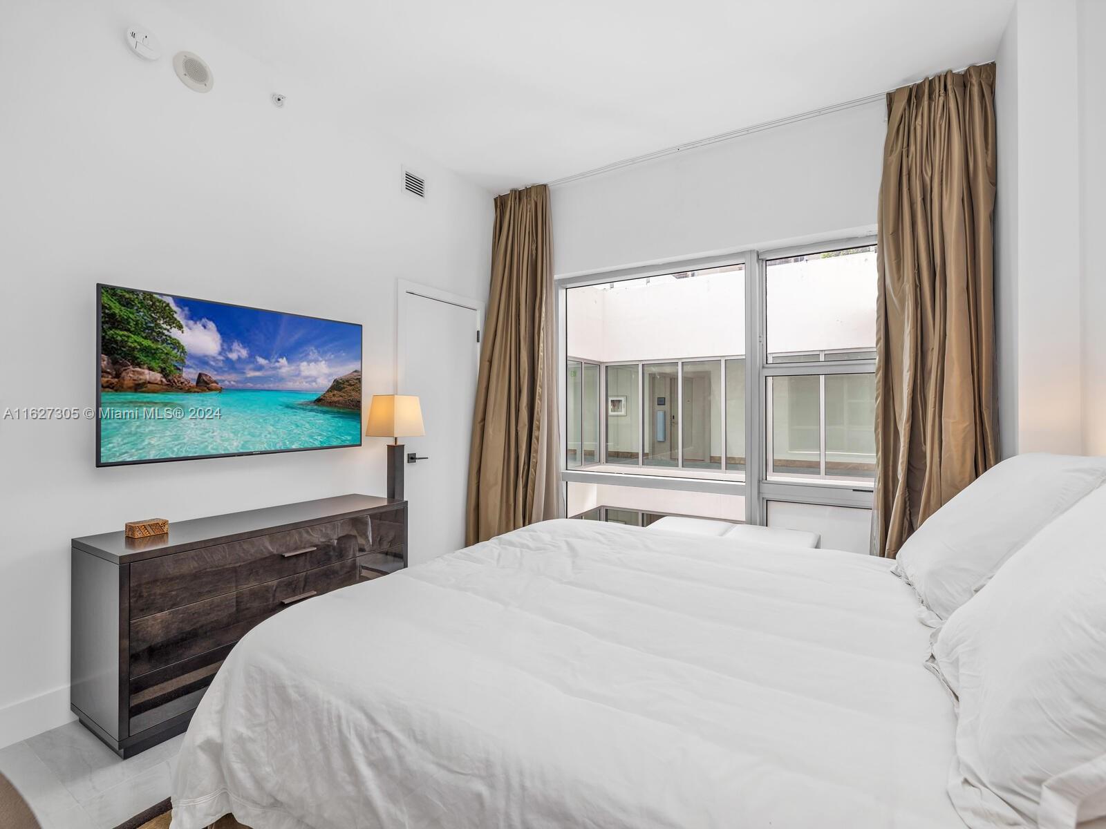 6799 Collins Ave # 501