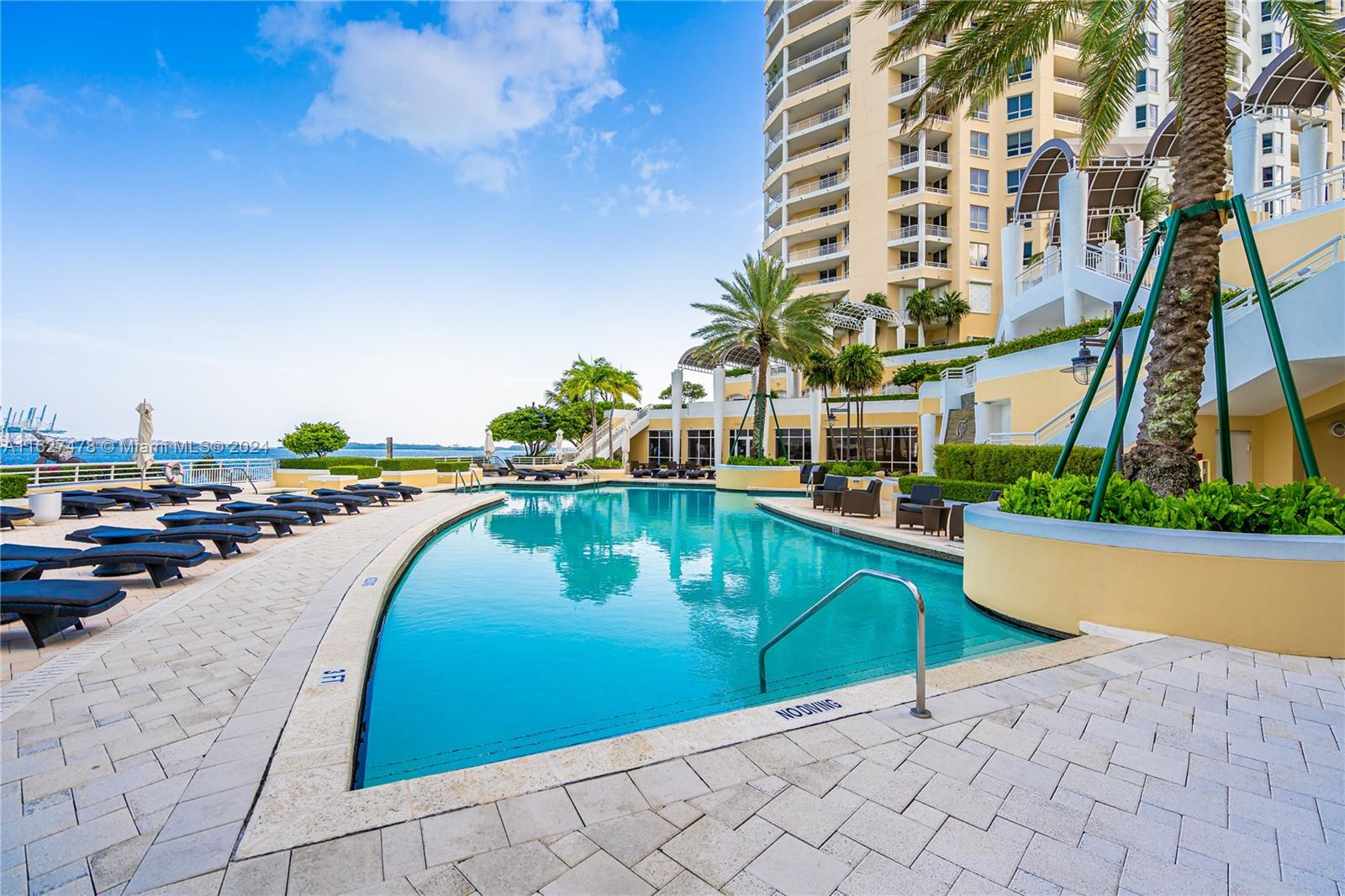 808 Brickell Key Dr # 1006