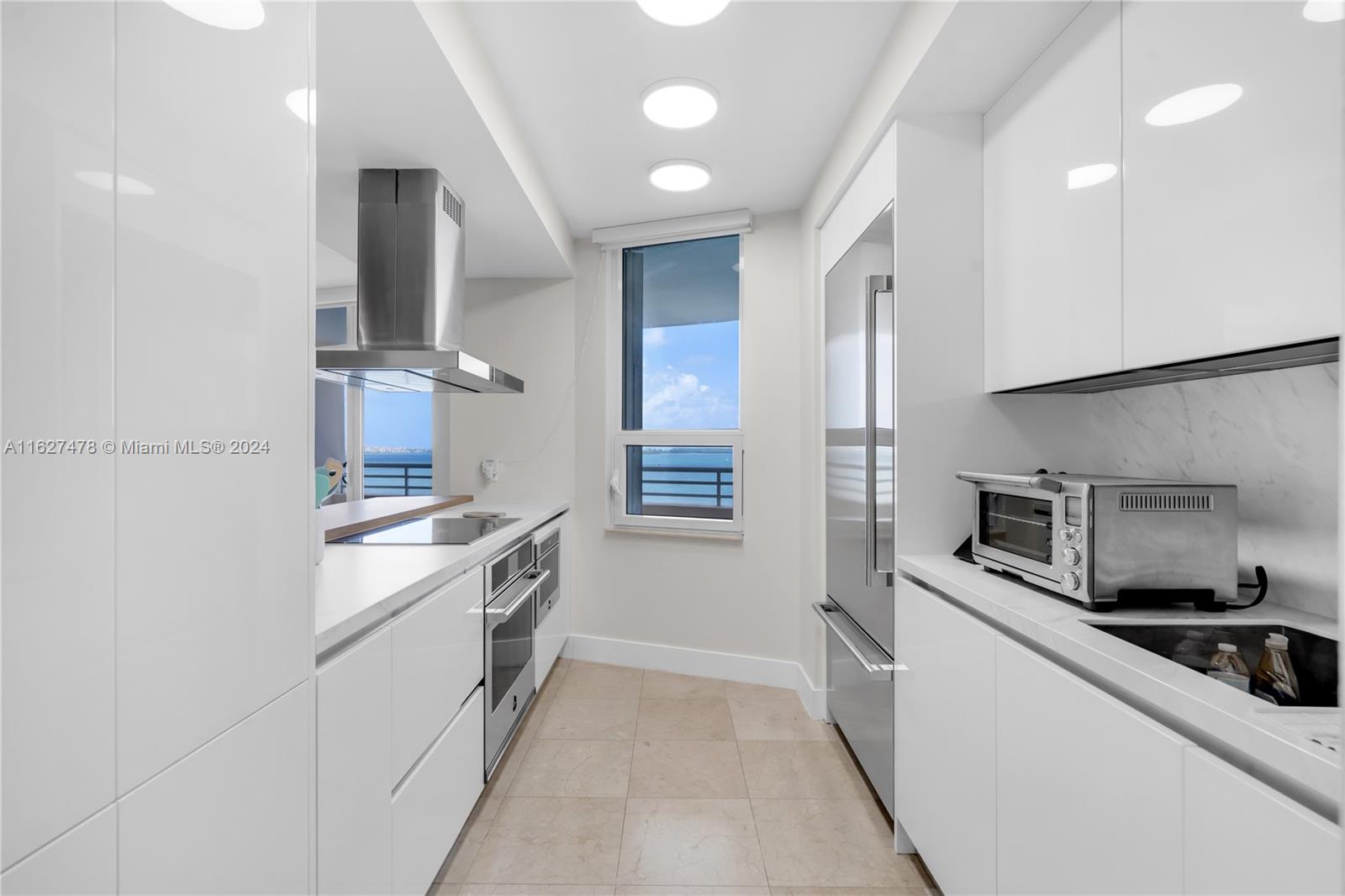 808 Brickell Key Dr # 1006