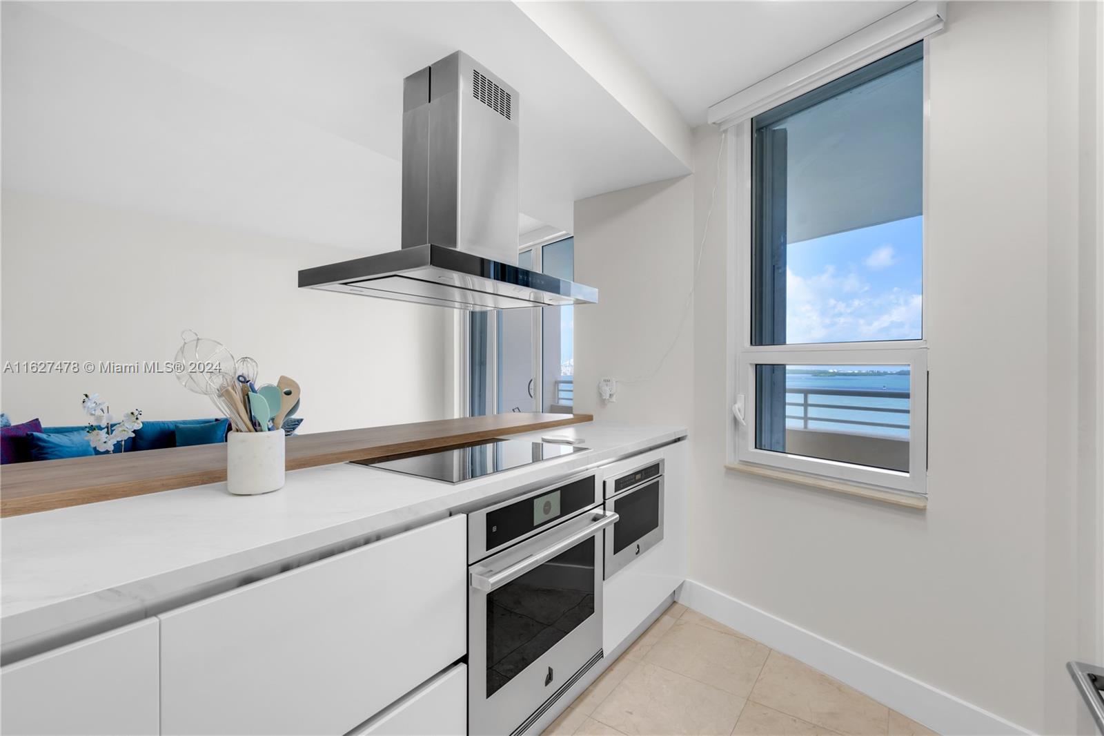 808 Brickell Key Dr # 1006