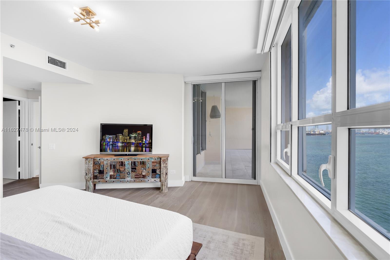 808 Brickell Key Dr # 1006