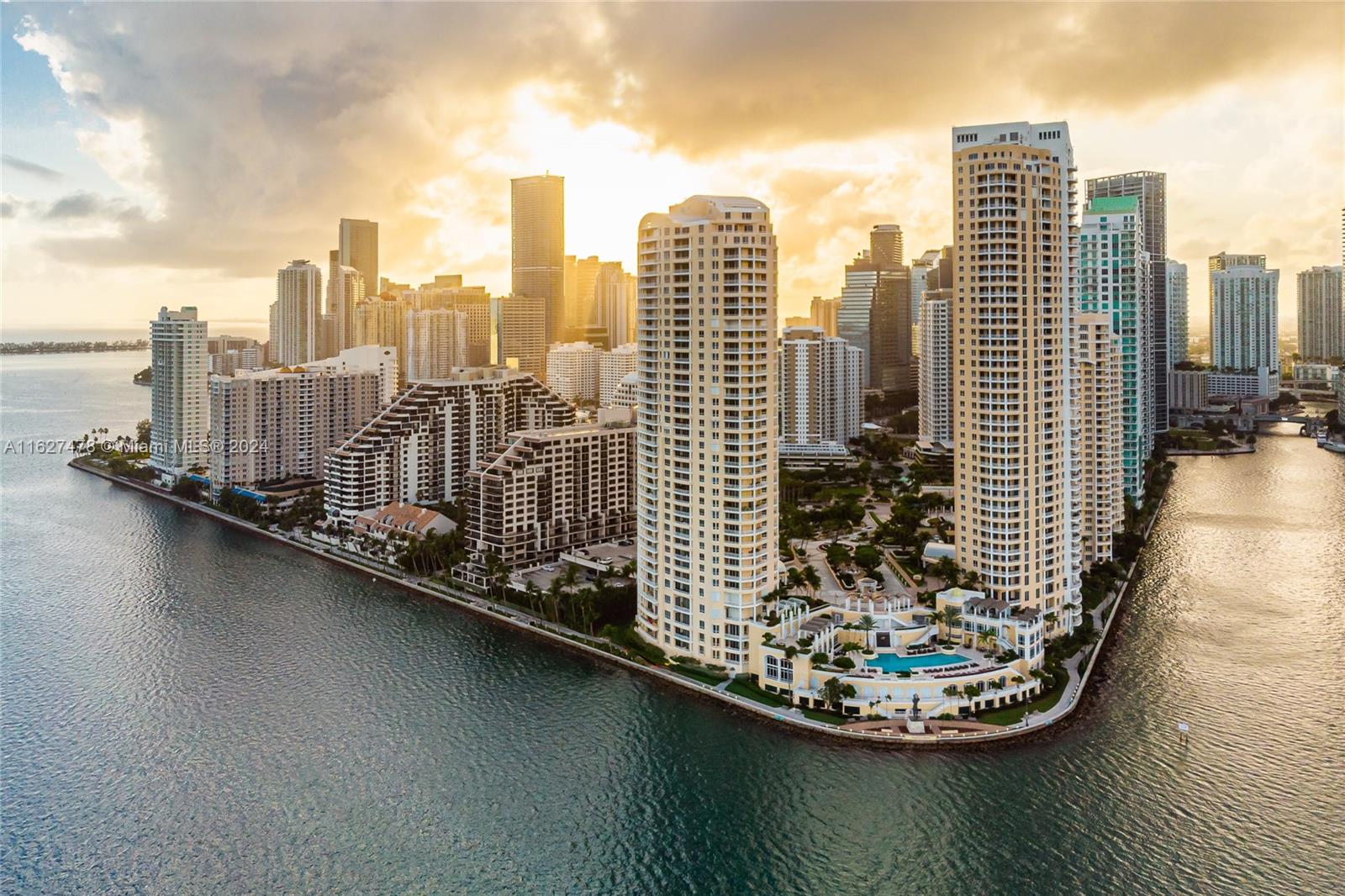 808 Brickell Key Dr # 1006