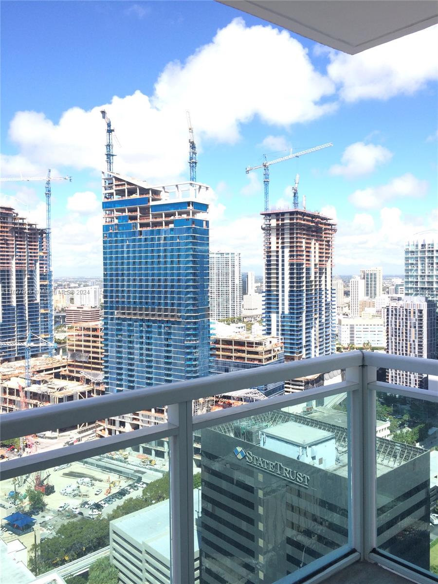 951 Brickell Ave # 3505