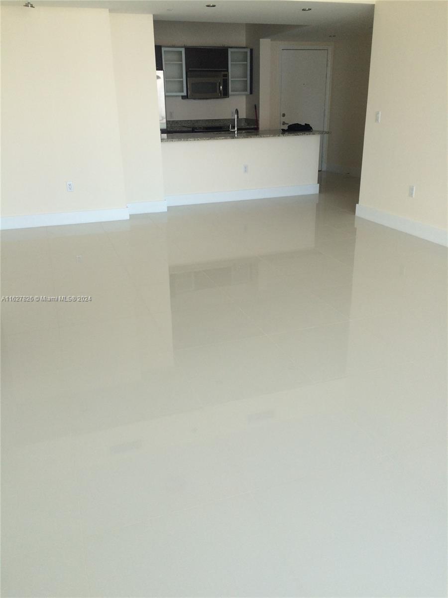 951 Brickell Ave # 3505