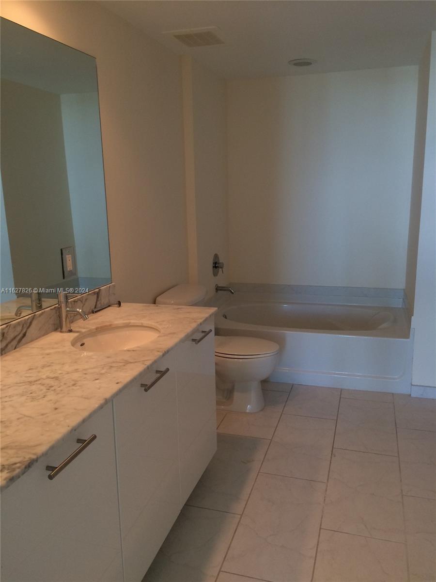 951 Brickell Ave # 3505