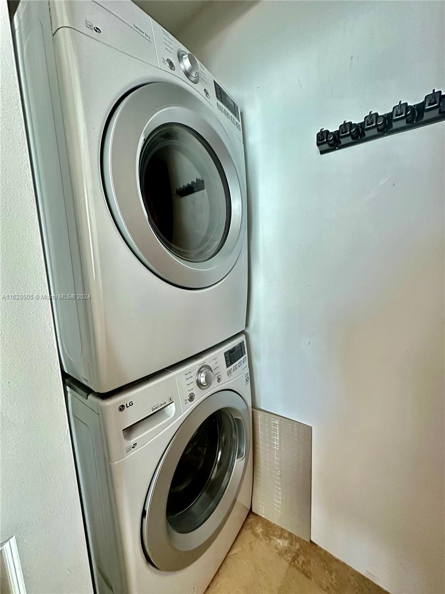 186 SE 12th Ter # 2302