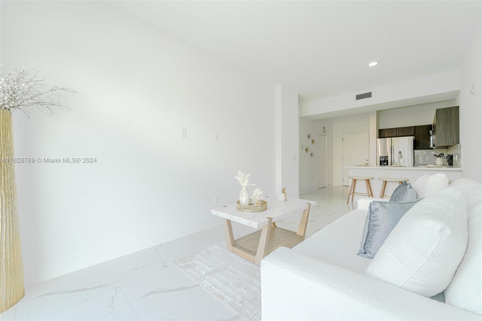 1 Curtiss Pkwy # 316