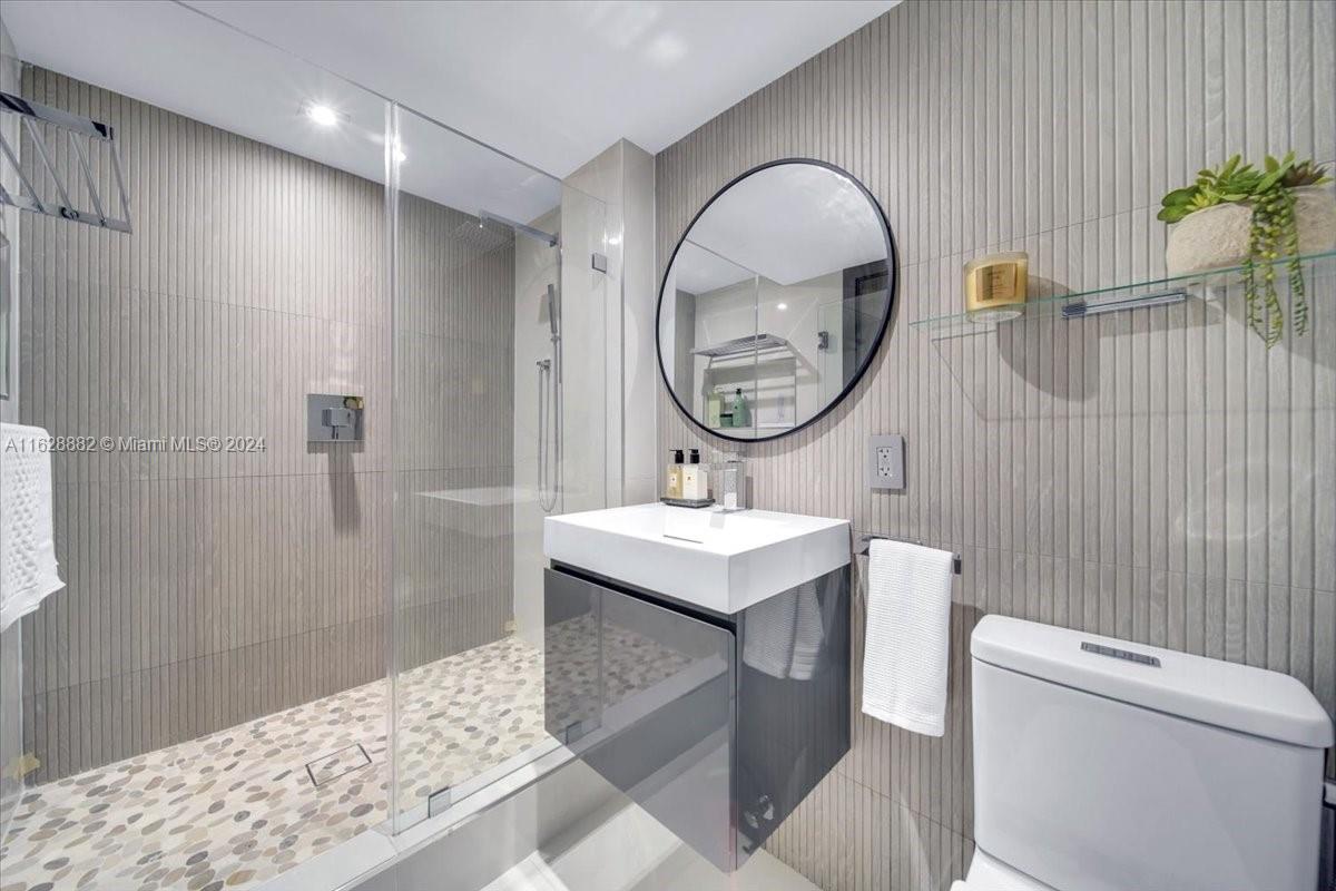 16425 Collins Ave # 1016