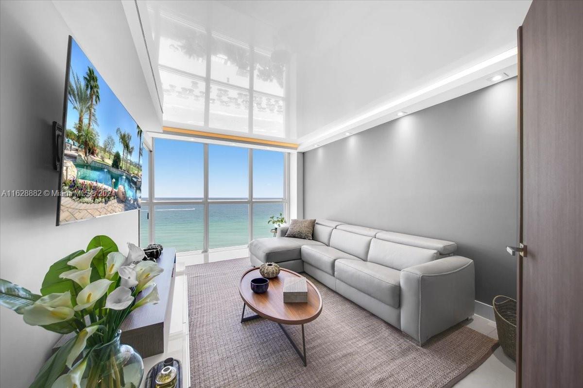 16425 Collins Ave # 1016
