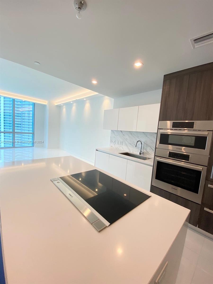 851 NE 1st Ave # 3405