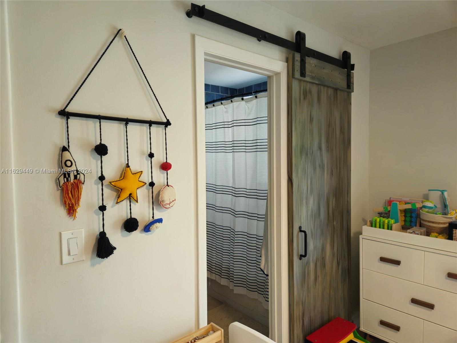 400 Valencia Ave # 2