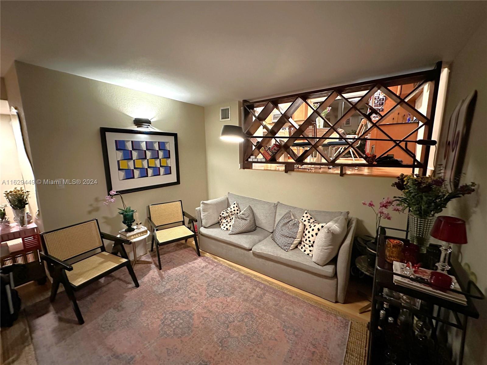 400 Valencia Ave # 2